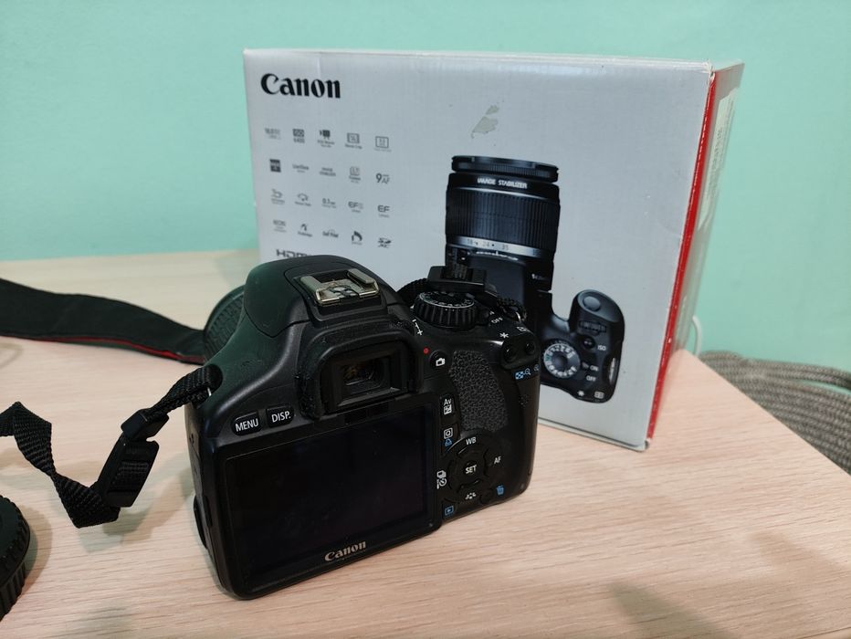 Фотоапарат Canon EOS 550 D