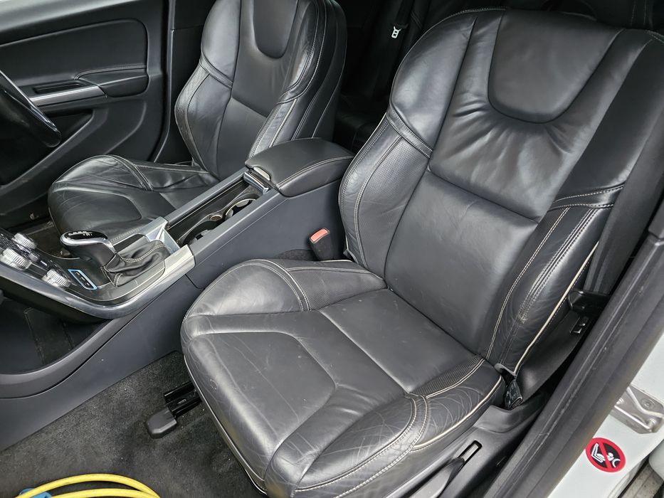 Klapa tylna Volvo  V60 2.4 d6 plug in hybrid I inne części 707-46