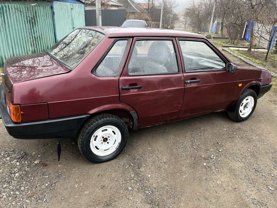 Автомобиль Ваз 21099