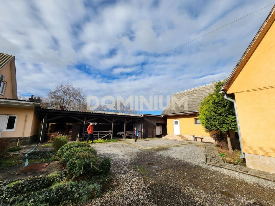 Продається готельний комплекс в м. Тячів