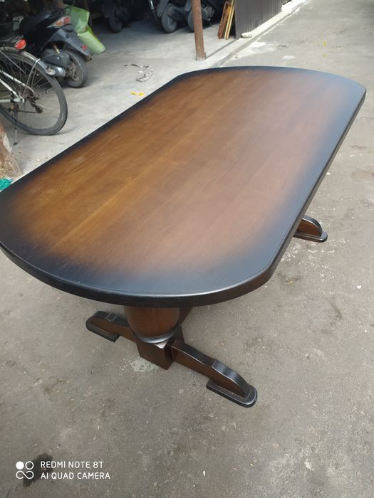 Стіл до вітальні дубовий розкладний.