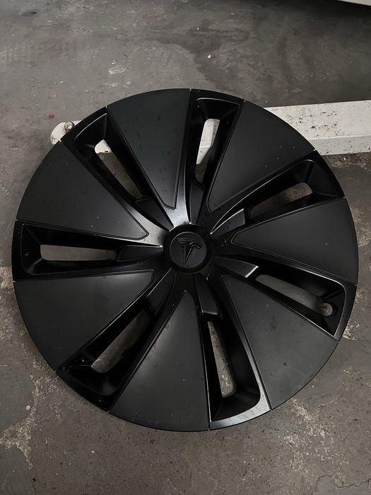 Оригинальные колпаки Тесла 3 2024 г