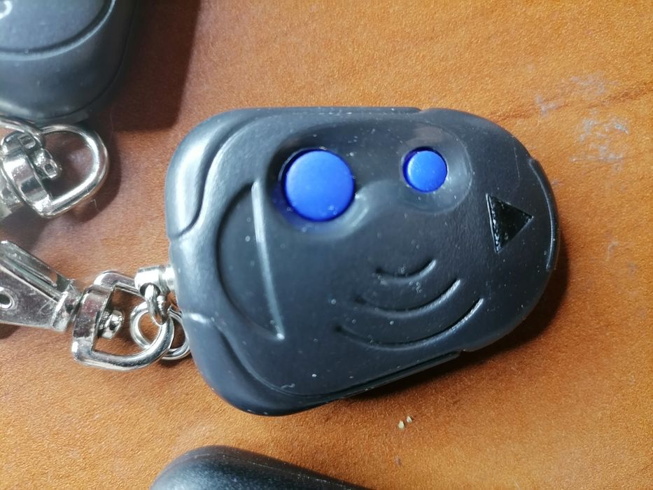 Продам пульты разные