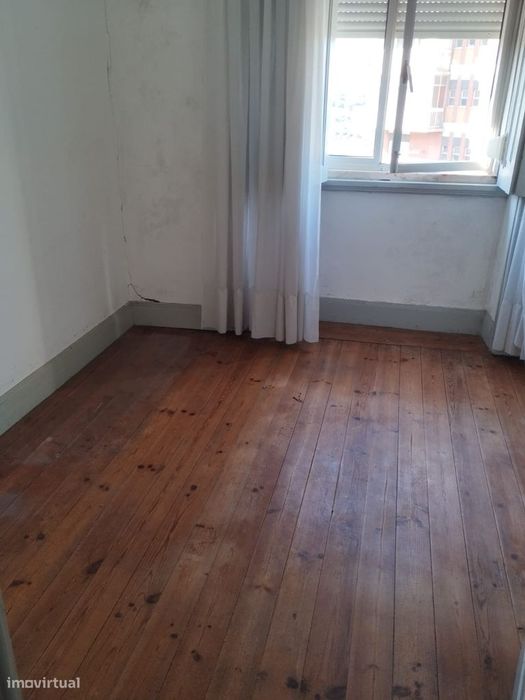 Apartamento T4 na Alameda da Conchada