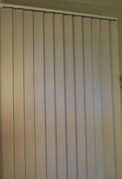 Żaluzje pionowe wertikale, anwis