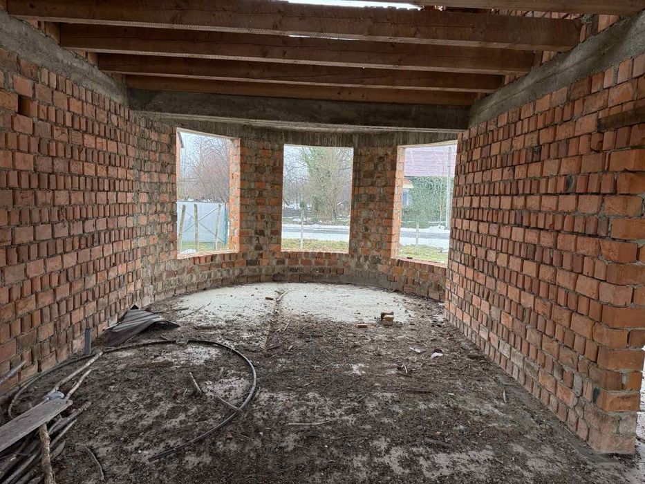 Будинок   с.Чумальово   центрі. По центральній вулиці