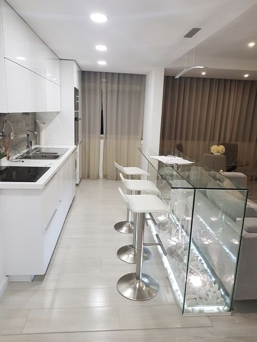 Aluga t3 de luxo Cacém-Agualva ( mobilado)