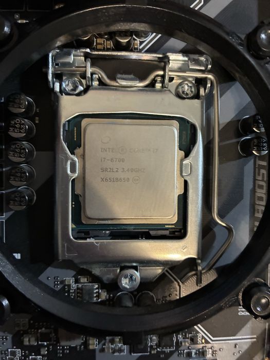 i7 6700 + Msi z270 tomahawk