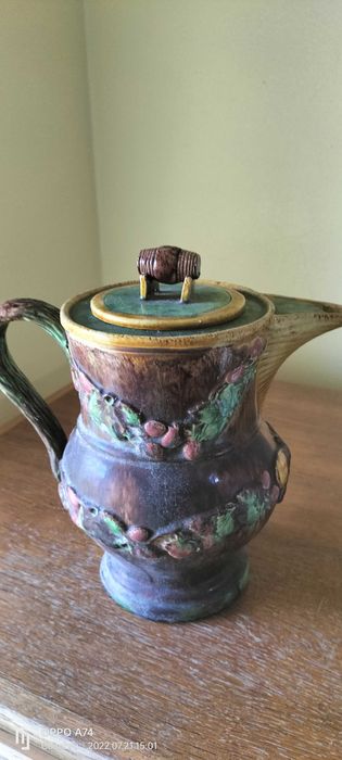 Jarra de vinho em louça da antiguidade