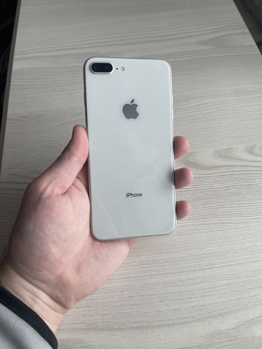 Apple iPhone 8 Plus 64 gb silver