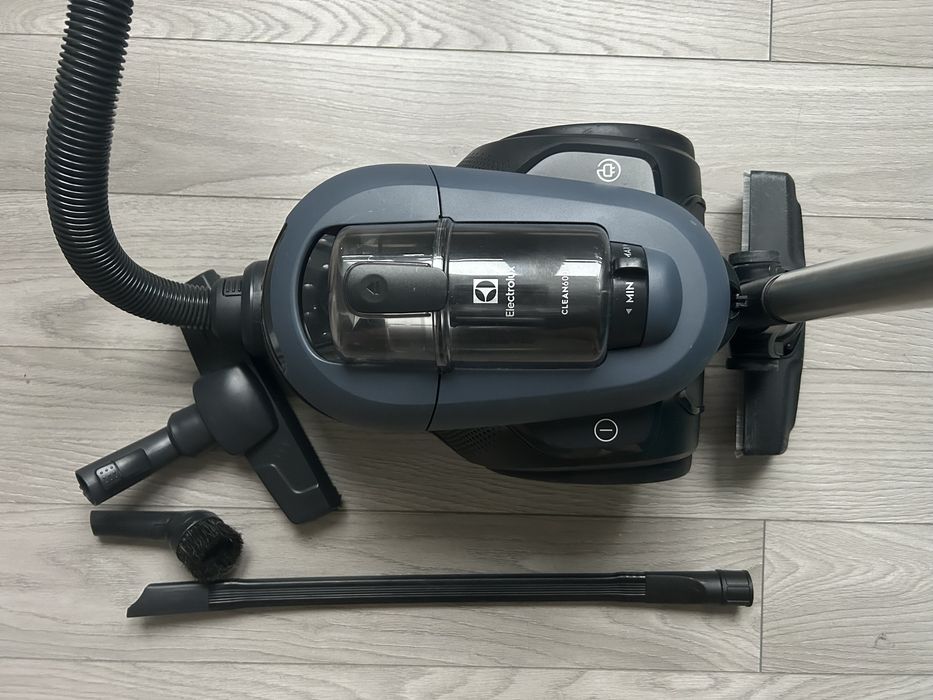 Пилосос Electrolux EL61C3DB grey