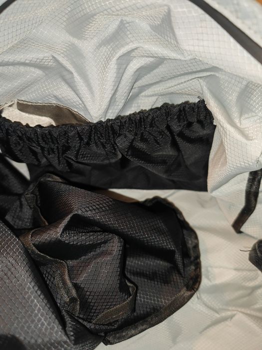 Mochila OnePlus Power of Community cinza prateado