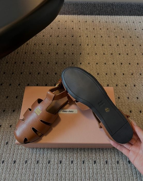 Miu Miu sandały damskie skórzane plecione