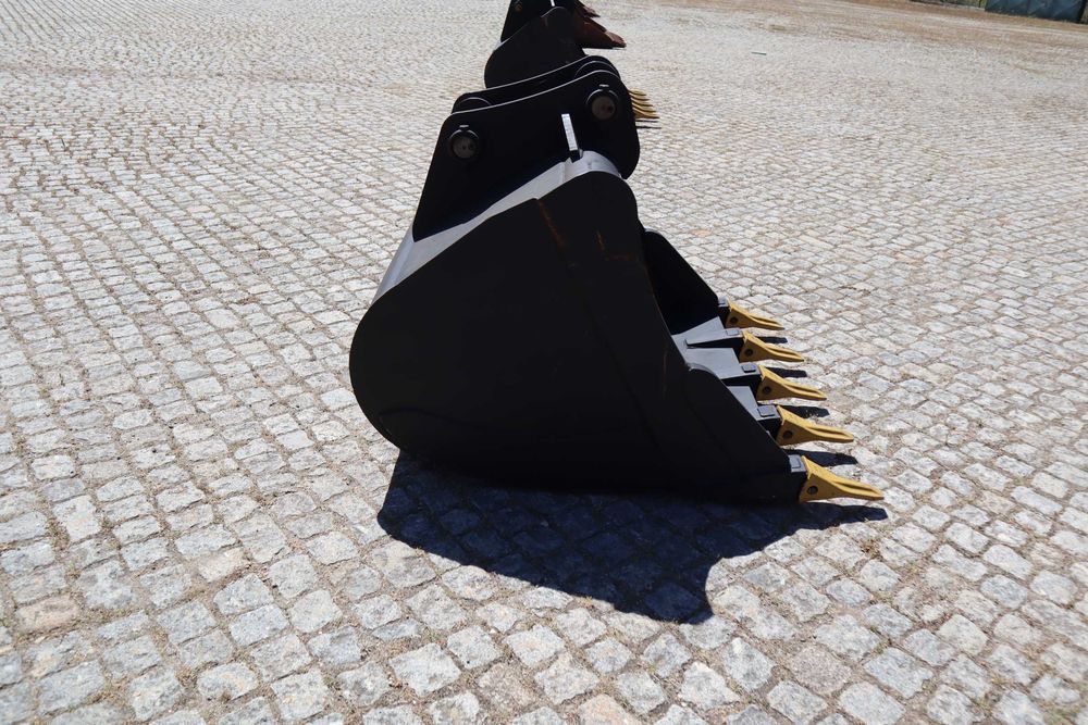 Balde escavação 1230 mm Ø65