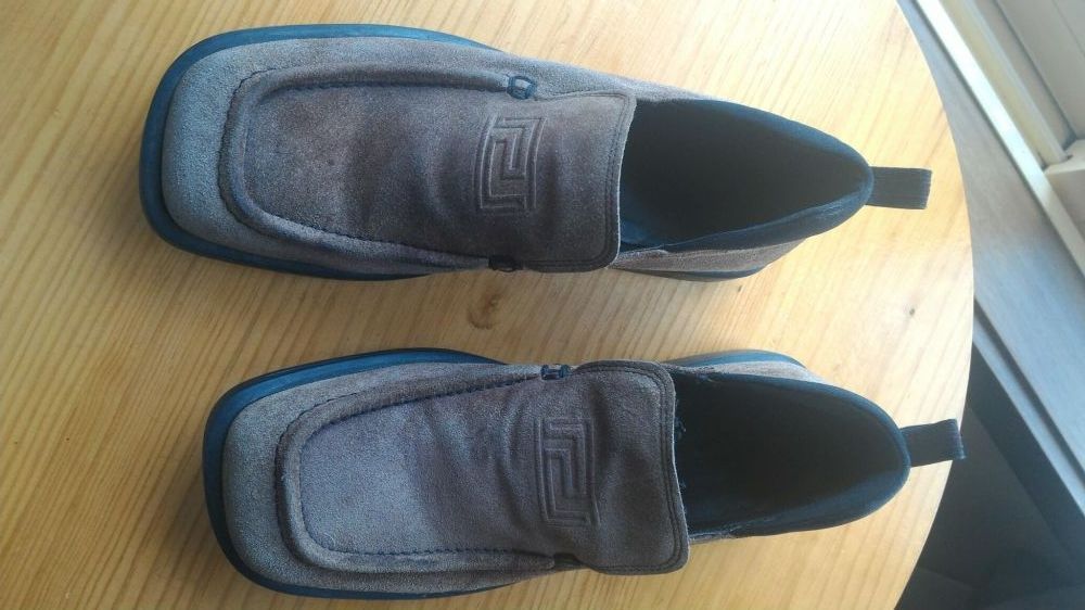 Sapatos Versace tamanho 42