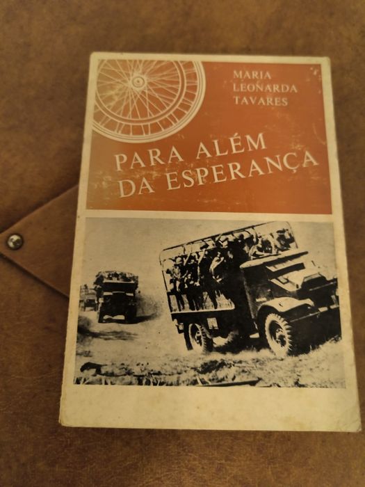 Vários livros . . .