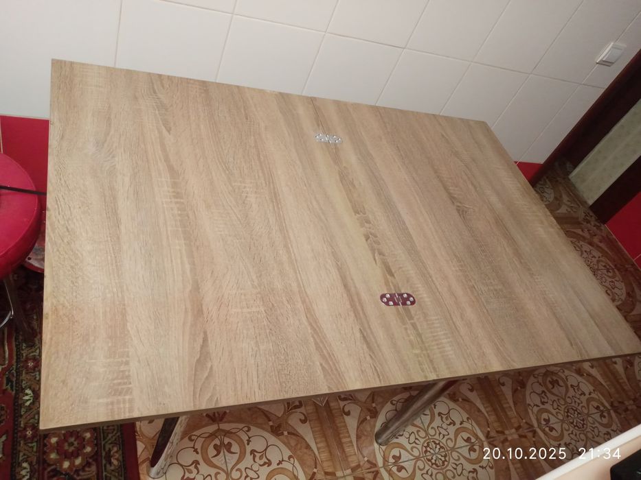 Стол кухонный раскладной.