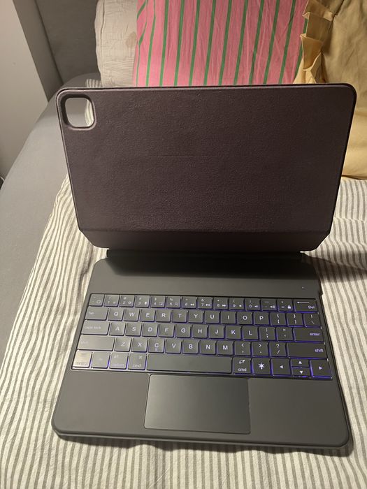 Etui z klawiaturą Tech Protect Smartcase Keyboard do iPad Pro 12.9/Air