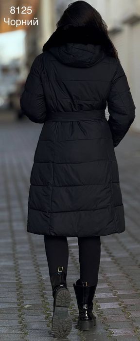 Довга зимова жіноча куртка