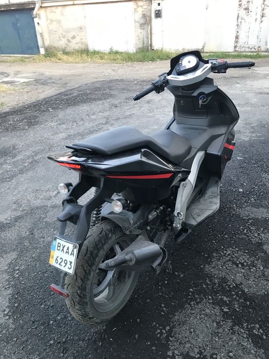 Скутер Derbi gp1