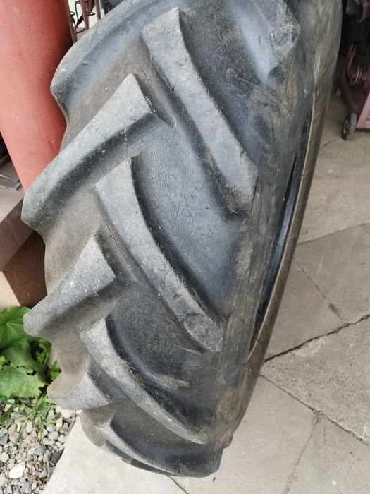 Stara opona stomilka z perkinsa