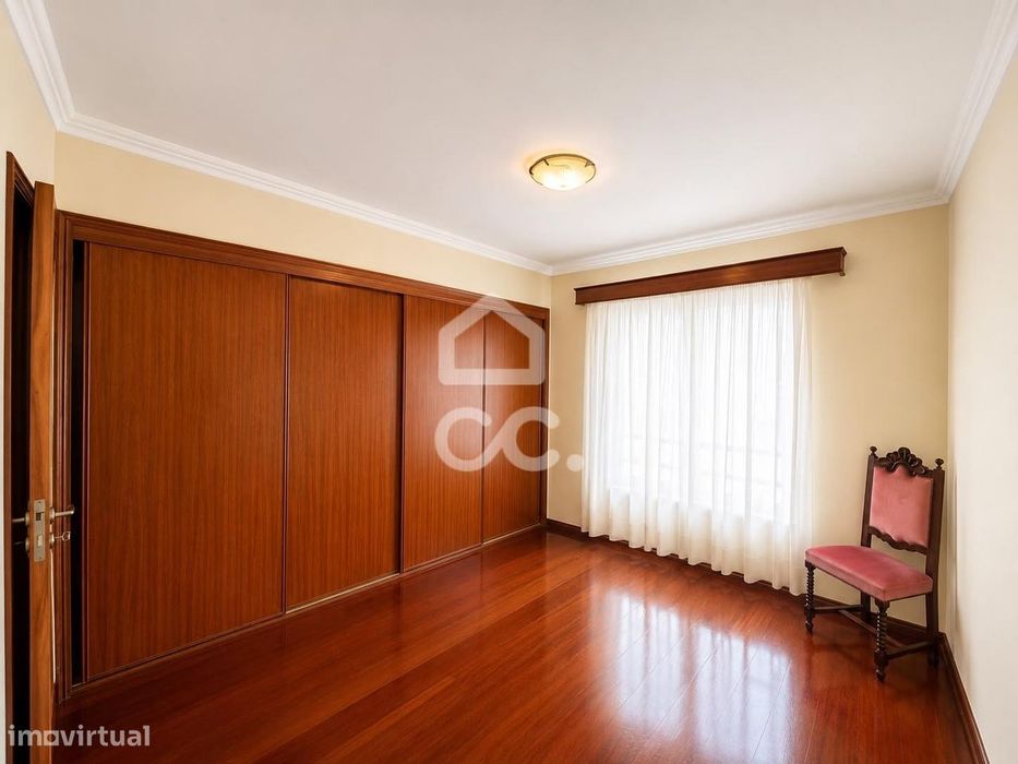 Apartamento com 3 Quartos - São Pedro - Ponta Delgada