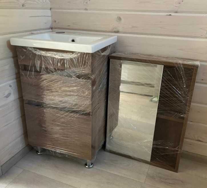 Тумба с умывальником и зеркальный шкаф. Новый набор в ванную комнату