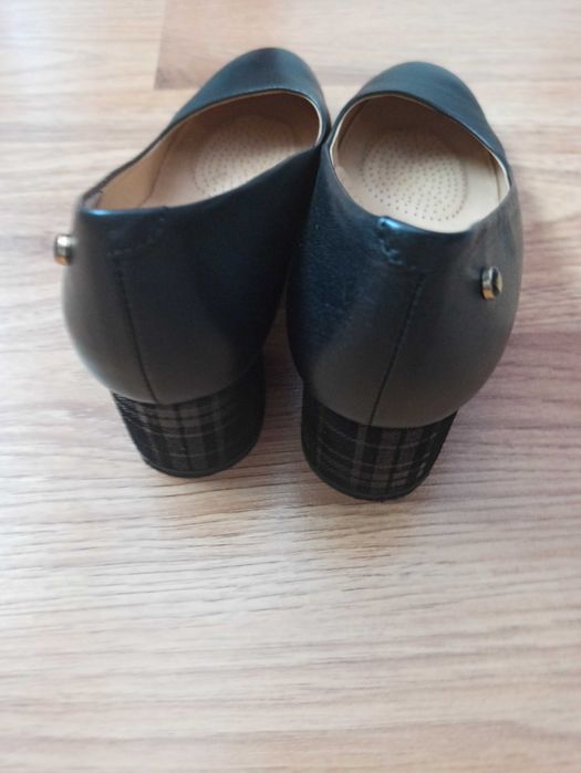Czarne skórzane buty damskie