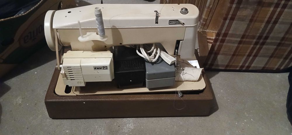 Maszyna do szycia Łucznik predom 466