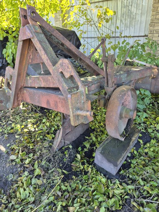 Плуг навісний ПЛН-2,35.