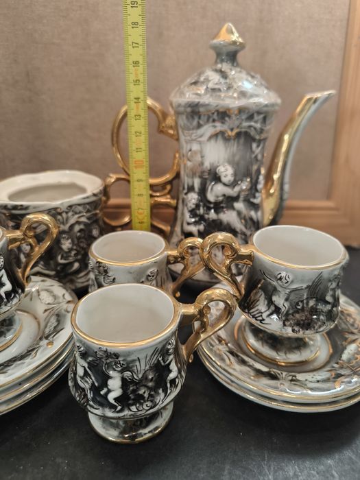 Conjunto de Chá Preto e Dourado - Porcelana