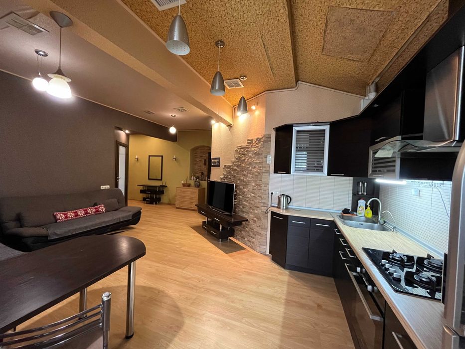 2-кімнатна квартира з джакузі  центр  майдан Конституції