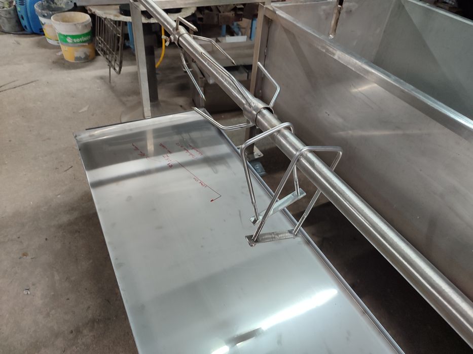 Churrasqueira inox para porco no espeto