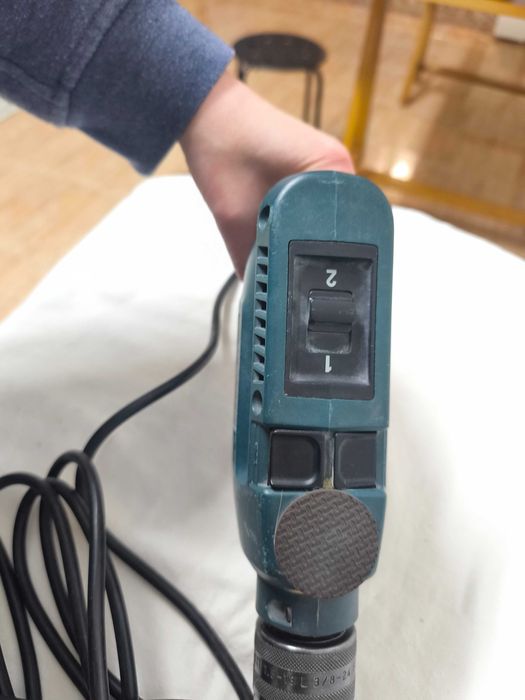 Berbequim de impacto Black Decker KD662 a precisar de reparação