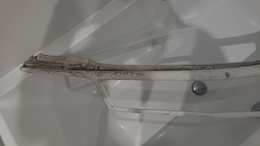 brewka listwa nakładka na grill lampy Audi 100 C3