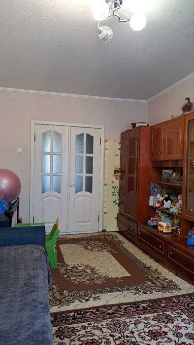 ПРОДАМ КВАРТИРУ, окремі кімнати, спальний район.