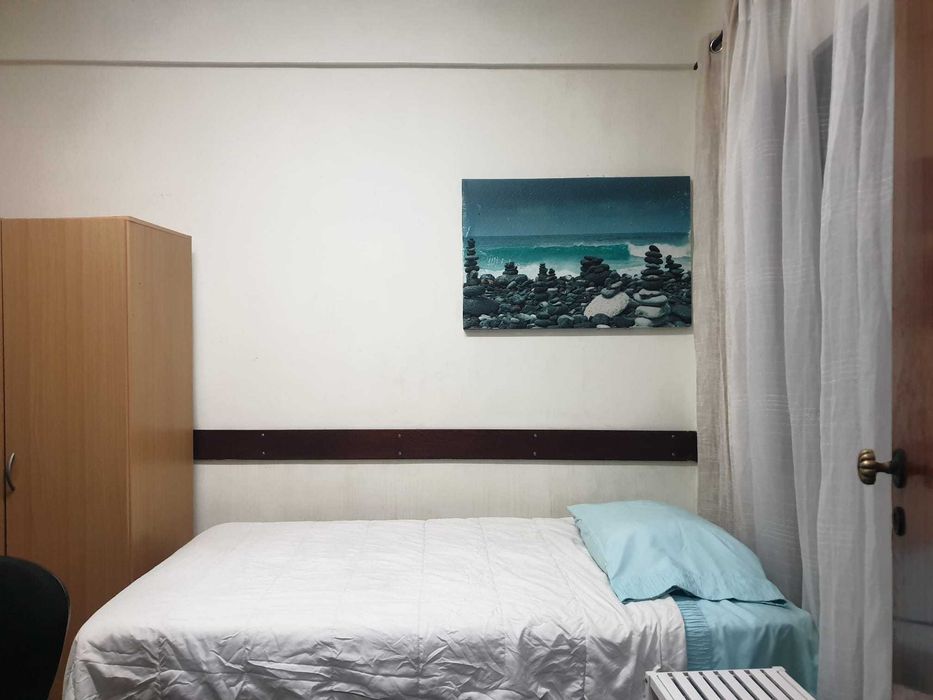 Quarto com casa de banho privativa em arroios