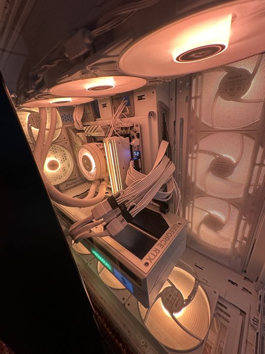 Komputer RTX 5090 / 9950x3d /64GB/ X870E/ 2TB M2/ GW