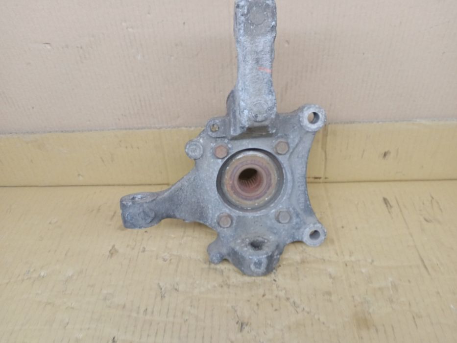 Stan BDB zwrotnica z piastą Kompletna przód LEWY Voyager IV 4 2.5Crd