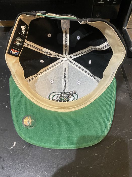 Adidas Boston Celtics czapka snapback