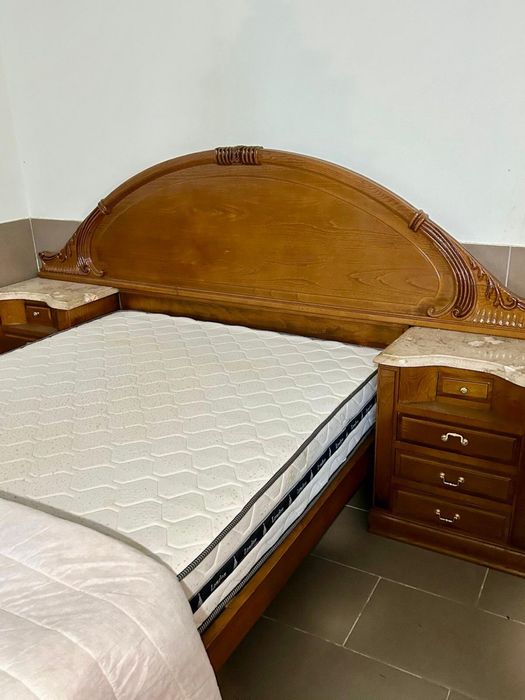 Quarto de casal com um bom roupeiro