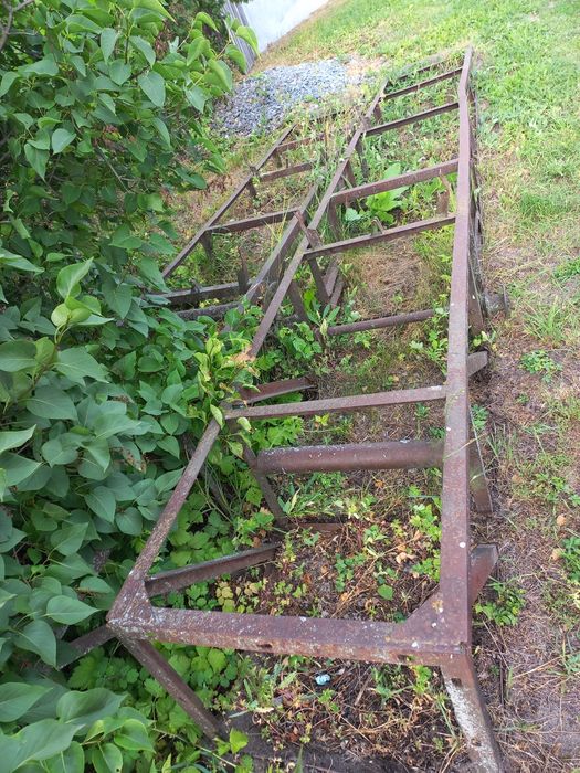 Металева конструкція під естакаду