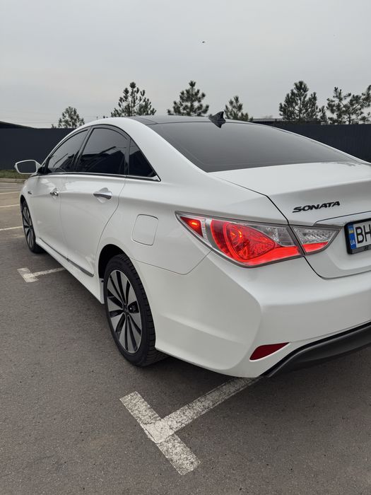Продам Hyundai Sonata  Гібрід
