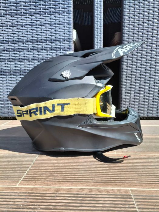 Capacete Airoh Wraap + Óculos Blast XR1