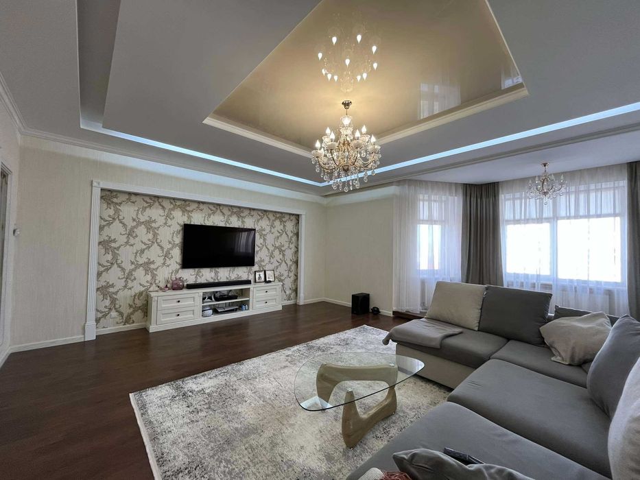 В продажі 3к.кв. з сучасним ремонтом