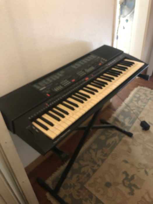 Teclado Yamaha PSR-500 e Suporte Tripé — Funciona Perfeitament