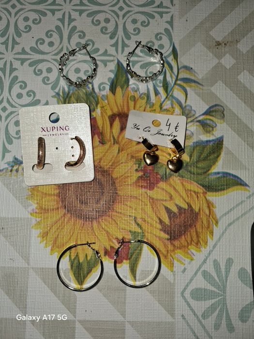 Pulseiras novas em aço inoxidável