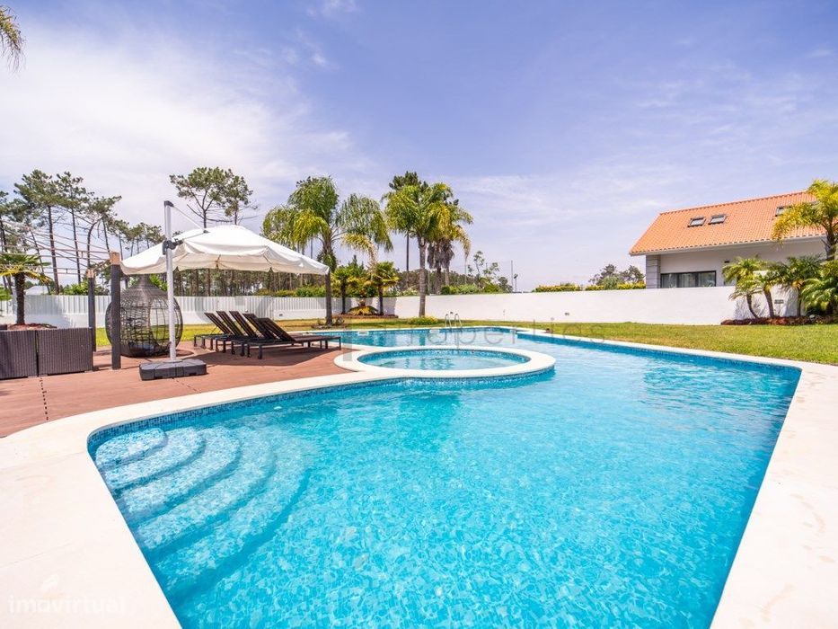 Moradia T4 Isolada | Verdizela | 2.500 m2 de lote Piscina Água Salgada