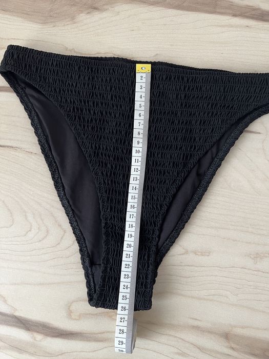 Cueca Bikini preta cintura alta H&M