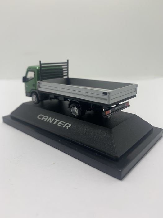 ( V ) _ Mitsubishi Fuso Canter escala 1/87